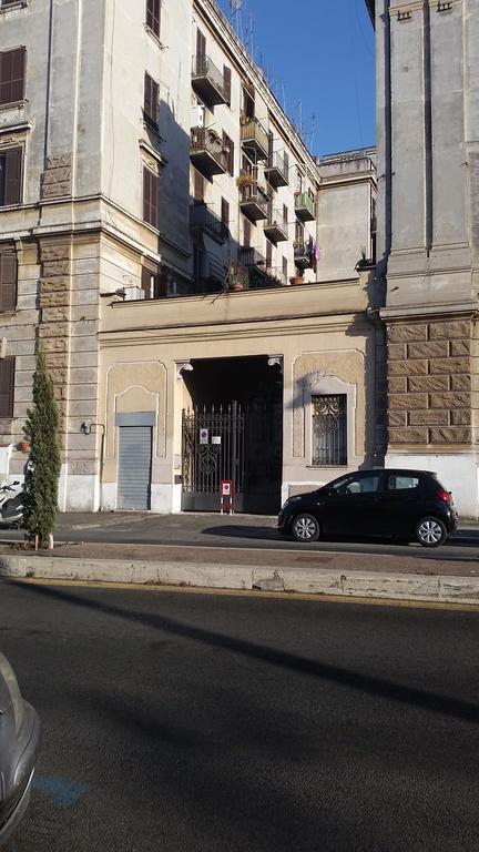 Termini Station Apartment Ai Due Cortili Presso Le Mura Aureliane Rome Exterior photo